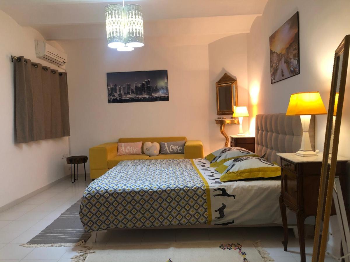 Cosy Appart En Plein Coeur De Ла-Марса Экстерьер фото